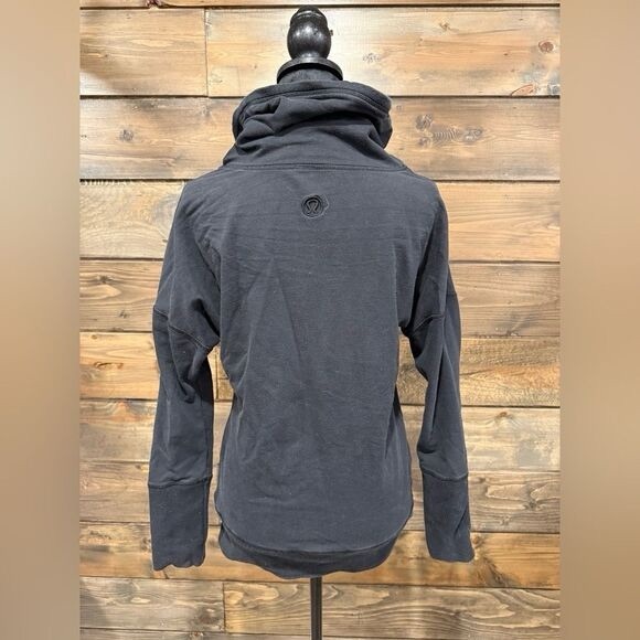 Lululemon Pullover - Picture 9 of 11